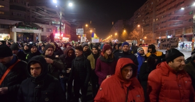 Galerie foto. CONSTANȚA, MAI UNITĂ CA NICIODATĂ. MII DE PROTESTATARI AU IEȘIT ÎN STRADĂ, ASEARĂ. ȘI NU SE OPRESC AICI... - 11