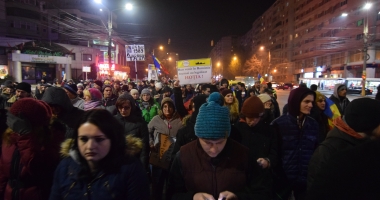 Galerie foto. CONSTANȚA, MAI UNITĂ CA NICIODATĂ. MII DE PROTESTATARI AU IEȘIT ÎN STRADĂ, ASEARĂ. ȘI NU SE OPRESC AICI... - 10