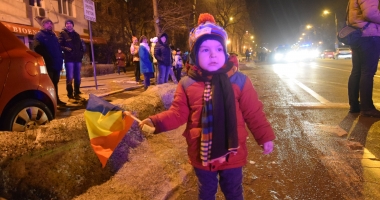 Galerie foto. CONSTANȚA, MAI UNITĂ CA NICIODATĂ. MII DE PROTESTATARI AU IEȘIT ÎN STRADĂ, ASEARĂ. ȘI NU SE OPRESC AICI... - 7