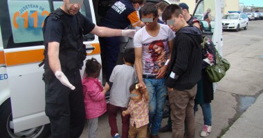 Galerie FOTO. Zeci de migranți afgani și iranieni, depistați în Marea Neagră - 3