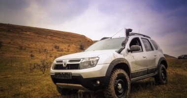 Stire din Economie : Galerie FOTO. Dacia Duster OFF ROAD: Cum arată SUV-ul de Mioveni pregătit pentru off-road