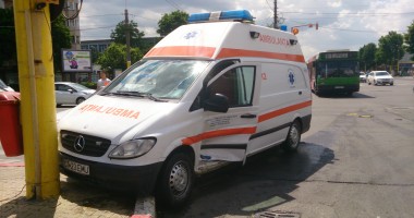 Galerie FOTO. Grav accident rutier pe I.C. Brătianu. Șoferul și asistenta de pe Ambulanța implicată, grav răniți - 3