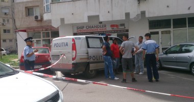 Imagini șocante! Tânăr de 22 ani, MORT după ce s-a aruncat de la etajul cinci  - UPDATE - 5