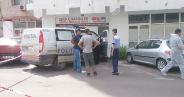 Imagini șocante! Tânăr de 22 ani, MORT după ce s-a aruncat de la etajul cinci  - UPDATE - 3