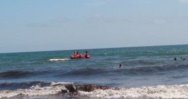 Galerie Foto - DUBLĂ tragedie pe litoral! Tată și fiică luați de valurile mării, decedați după zeci de minute de resuscitare - 4