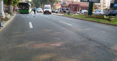 Galerie FOTO. ACCIDENT RUTIER GRAV pe Bulevardul Mamaia. Patru victime. Două persoane se zbat între viață și moarte - Update - 3