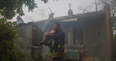 Imaginile dezastrului - CASĂ DIN CONSTANȚA, MISTUITĂ DE FLĂCĂRI! - Update - 9