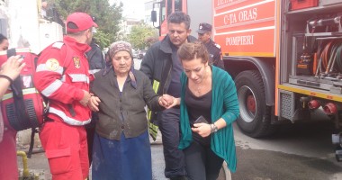 Galerie FOTO. Incendiu devastator  în Constanța.  O bătrână  a rămas fără casă! - 7