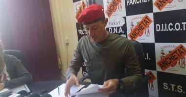 Stire din Eveniment : Radu Mazăre: "De luni o să dau în judecată statul. Sunt o victimă..."