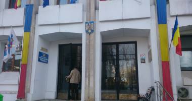 Stire din Eveniment : PERCHEZIȚII LA PRIMĂRIA CONSTANȚA / Radu Mazăre: "Am făcut duș și m-am parfumat, este posibil să nu mă mai întorc acasă"