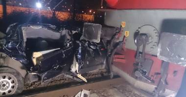 UPDATE. Autoturism LOVIT DE TREN în zona Pod Butelii / GALERIE FOTO - 9