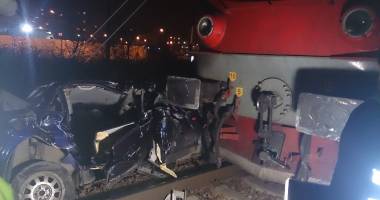 UPDATE. Autoturism LOVIT DE TREN în zona Pod Butelii / GALERIE FOTO - 11