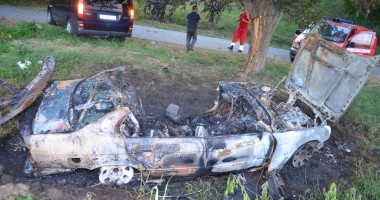 Stire din Eveniment : IMAGINI ȘOCANTE!  / TRAGEDIE rutieră în CONSTANȚA. Trei tineri AU MURIT după ce AU ARS de VII. Nu au putut fi indentificați