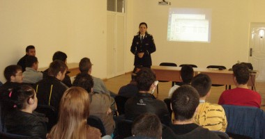 Stire din Eveniment : Elevii, în vizită la Poliția Constanța, în cadrul proiectului "Școala Altfel"