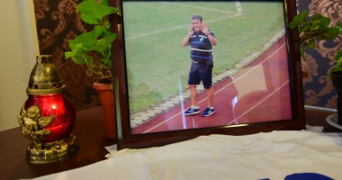 Galerie foto / Lacrimi de adio! Prietenii și familia se despart pentru totdeauna de fostul rugbist Adrian Tinca - 4