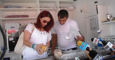 Stire din Eveniment : Galerie foto. Președintele ANPC, în control, pe litoral. Ce a găsit la terasele din Costinești