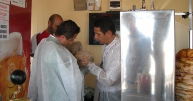 Galerie foto. Președintele ANPC, în control, pe litoral. Ce a găsit la terasele din Costinești - 4