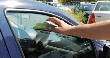 Stire din Eveniment : Minor de 15 ani, suspectat de comiterea mai multor furturi din autoturisme