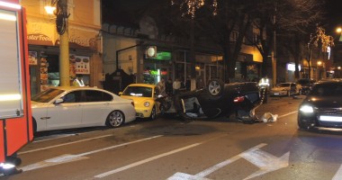 FOTO și VIDEO / Un notar public constănțean a făcut praf CINCI mașini, după care s-a răsturnat cu BMW-ul / UPDATE - 6