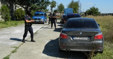 Galerie FOTO. Percheziții de amploare la Constanța / Fostul deputat Bivolaru, reținut pentru spălare de bani. Prejudiciu de peste un milion de lei - 19