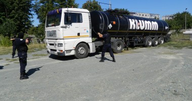 Galerie FOTO. Percheziții de amploare la Constanța / Fostul deputat Bivolaru, reținut pentru spălare de bani. Prejudiciu de peste un milion de lei - 20