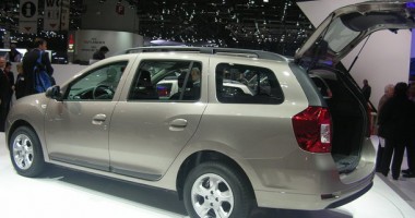 Stire din Economie : GALERIE FOTO/ Dacia prezintă seria limitată Duster Aventure