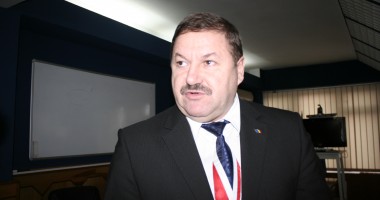 Stire din Economie : Magazinele din școli și din apropierea acestora, luate la puricat de către inspectorii DSVSA