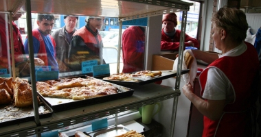Stire din Social : Tone de produse alimentare, distruse  de inspectorii sanitar-veterinari