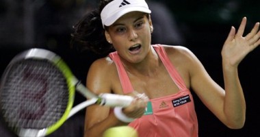 Stire din Sport : Turneul de la Indian Wells - Dulgheru s-a calificat în turul II, Hănescu a pierdut