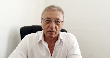Stire din Cultură-Educație : "A ajuns acest Bacalaureat cuiul lui Pepelea, cea mai urâtă formă de examinare a unui copil"