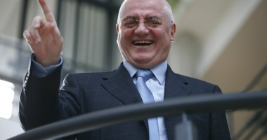 Stire din Sport : Dumitru Dragomir, la DNA. Acuzat că a luat ȘPAGĂ 1,7 milioane de euro!
