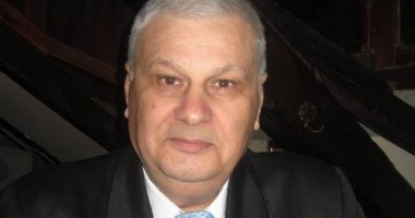 Stire din Cultură-Educație : Dumitru Lupu, Liviu Manolache și Gheorghe Ungureanu - decorați de președintele Băsescu