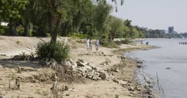 Stire din Social : Nivelul Dunării, foarte scăzut din cauza secetei
