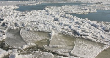 Stire din Actualitate : Bulgaria și România au decis suspendarea totală a traficului pe Dunăre