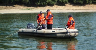 BĂRBAT CĂUTAT DE ECHIPAJELE ISU, DUPĂ CE AR FI ÎNCERCAT SĂ TRAVERSEZE DUNĂREA