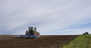 Stire din Economie : Camera Deputaţilor a decis: Durata arendării terenurilor este de minimum 7 ani