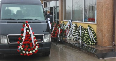 Imagini sfâșietoare! Durere fără margini la înmormântarea Melinei / Galerie FOTO - 7
