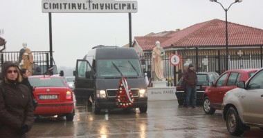 Imagini sfâșietoare! Durere fără margini la înmormântarea Melinei / Galerie FOTO - 8