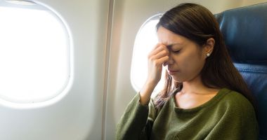 Stire din Sănătate : Durerile de cap în timpul călătoriilor. Ce le provoacă și cum le combateți