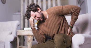 Stire din Sănătate : Durerile cronice de spate vă dau bătăi de cap? Iată cum le puteți preveni!