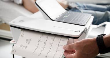 Stire din Sănătate : Dureri în piept și palpitații? Boala de inimă, un diagnostic primejdios