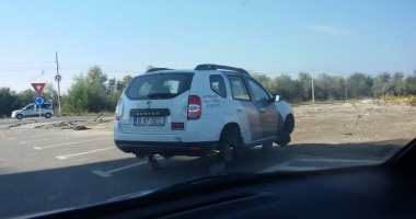 MAȘINĂ DE INTERVENȚIE, LĂSATĂ FĂRĂ ROȚI, ÎN MAMAIA. Ce decizie a luat firma păgubită - 2
