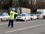 Stire din Eveniment : Polițist de la rutieră, rănit grav în timp ce ancheta un accident de circulație