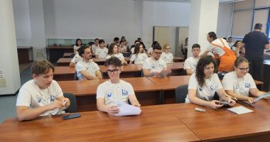Școala de vară în Șantierul Naval Constanța. 58 de elevi și studenți vizitează nava Histria Giada - 4
