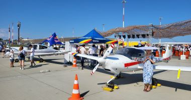 Stire din Economie : A început Black Sea Air Show 2025. Mii de constănțeni și turiști sunt prezenți la evenimentul de la Mihail Kogălniceanu