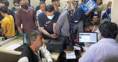 GALERIE FOTO-VIDEO / Haos și panică pe aeroportul din Kabul: oamenii vor cu disperare să plece - 2
