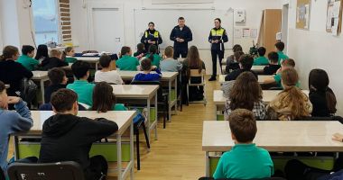 Stire din Eveniment : Pericolul materialelor pirotehnice în rândul tinerilor. Poliția a luat atitudine