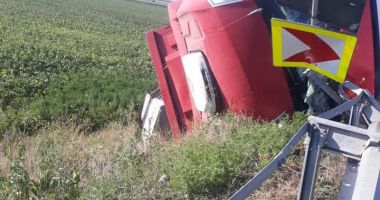 Atenție șoferi! Tir încărcat cu porci, răsturnat pe Autostrada Soarelui - 2