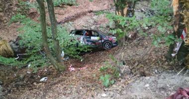 Autoturim căzut într-o râpă de cinci metri, la Raliul Clujului