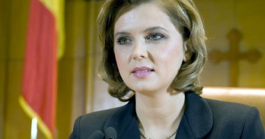 Stire din Politică-Administrație : Roberta Anastase: "E absolut necesară o alianță de dreapta"